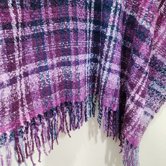 Woolrich super soft purple plaid blanket poncho with tassel trim one size - Picture 6 of 10